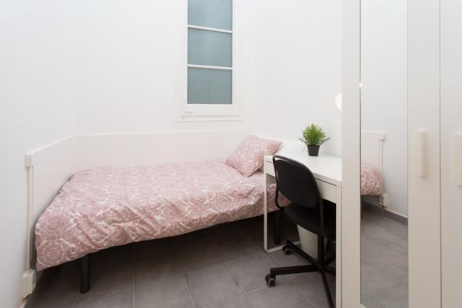 Room for rent in L'Antiga Esquerra de l'Eixample (Eixample) Barcelona